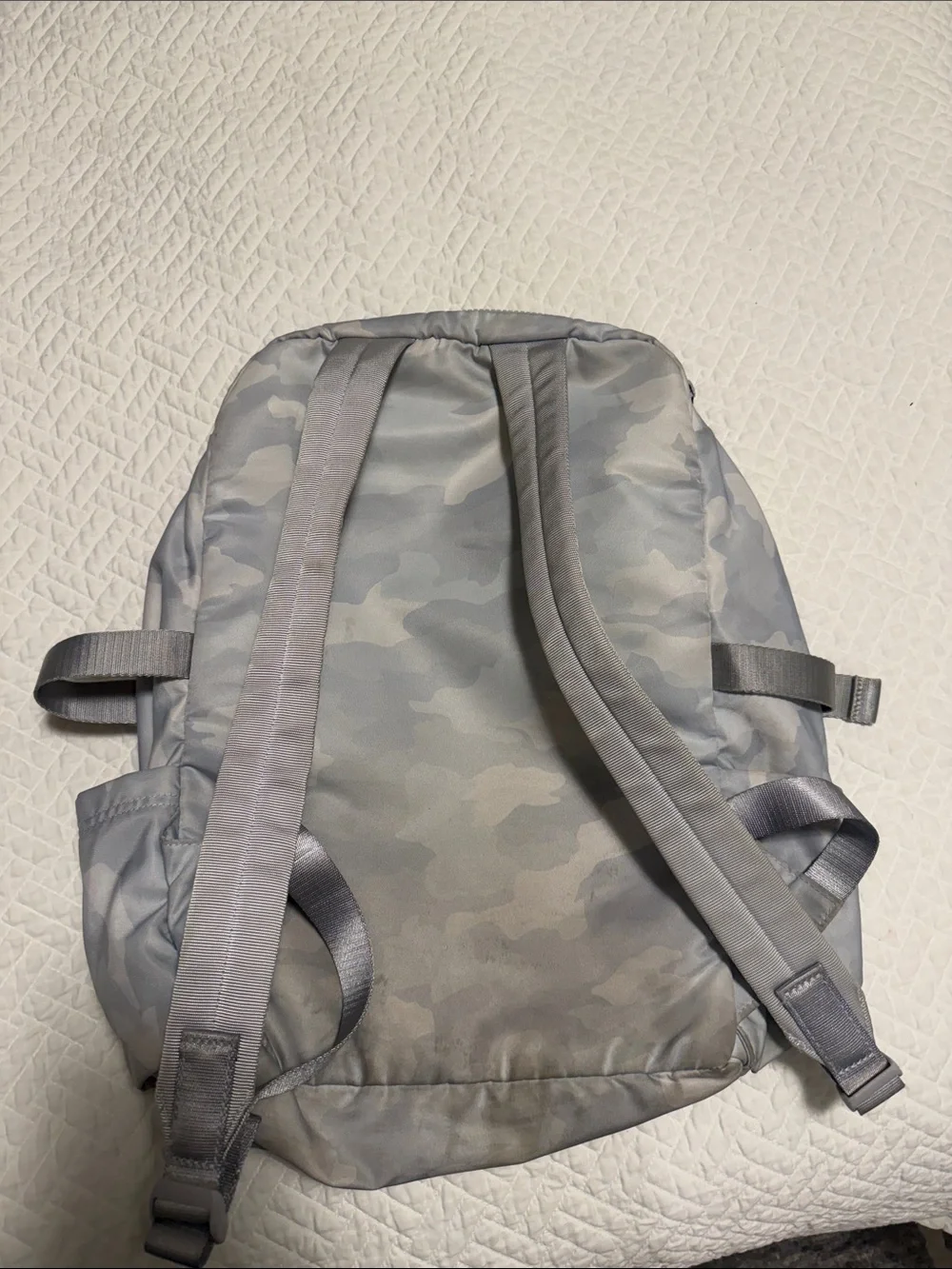 lululemon athletica Silver Camo Daypack